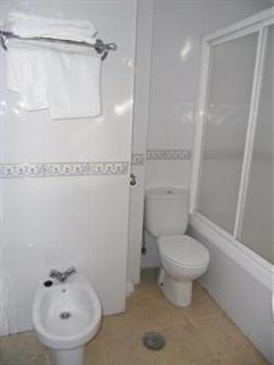 фото отеля Hostal Paris La Linea de la Concepcion