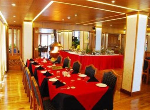 фото отеля Cedar Inn Darjeeling