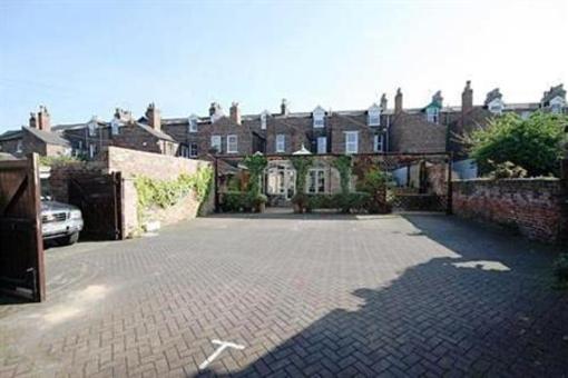 фото отеля Warrens Guest House York