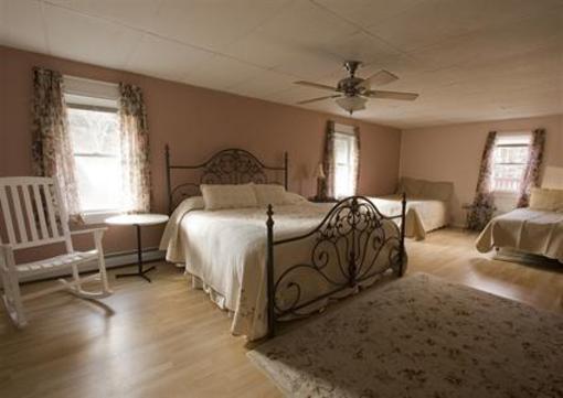 фото отеля Bromley View Inn Bondville