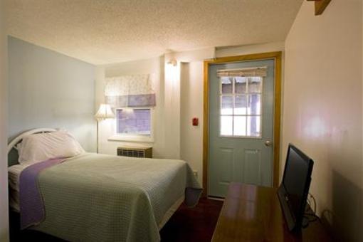 фото отеля Bromley View Inn Bondville