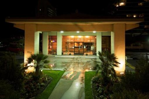 фото отеля Vagabond Inn Executive Old Town