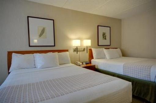 фото отеля Vagabond Inn Executive Old Town