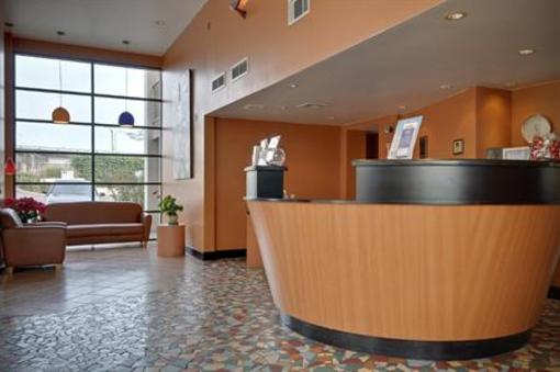 фото отеля Vagabond Inn Executive Old Town