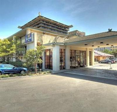 фото отеля Vagabond Inn Executive Old Town