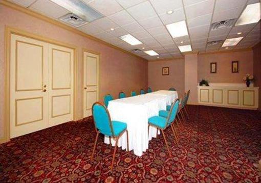 фото отеля Days Inn Columbus Downtown
