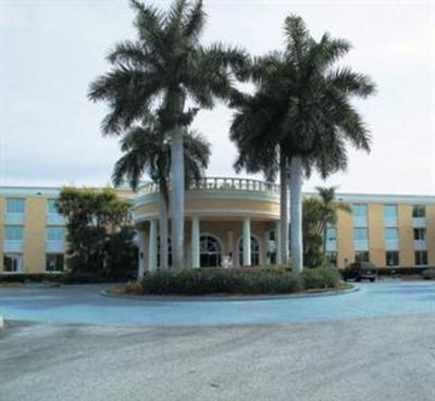 фото отеля La Quinta Inn & Suites Naples Downtown