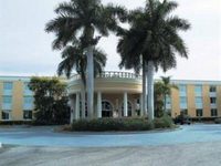 La Quinta Inn & Suites Naples Downtown