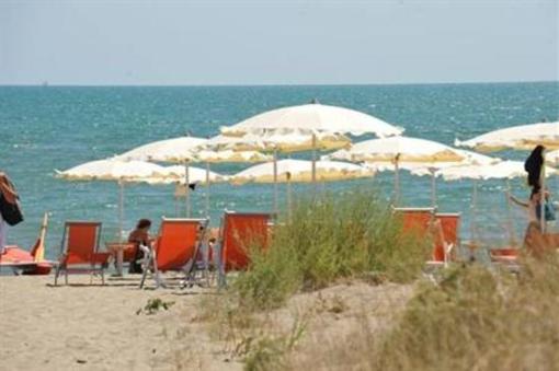 фото отеля Villaggio Torre del Faro Scanzano Jonico