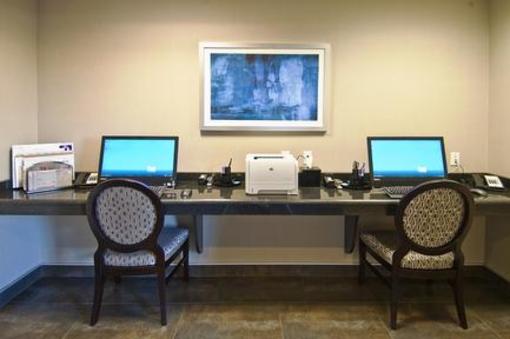фото отеля Holiday Inn Express & Suites Gonzales