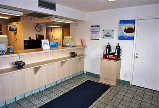 фото отеля Motel 6 Flagstaff - Butler Avenue