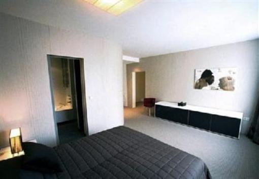 фото отеля Htel Serviced Apartments