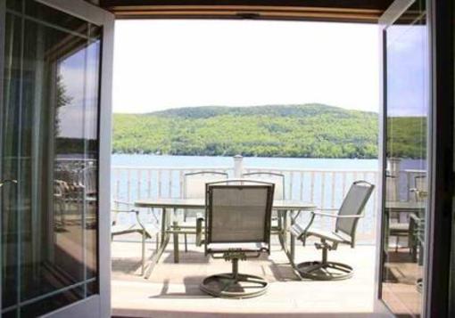 фото отеля The Georgian Lakeside Resort