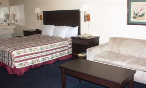 фото отеля Garden Inn & Suites