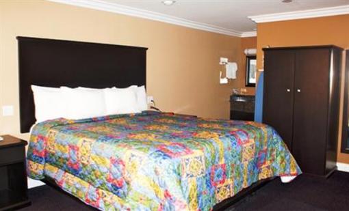 фото отеля Garden Inn & Suites