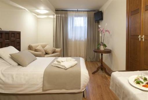 фото отеля Hotel Real Colegiata San Isidoro