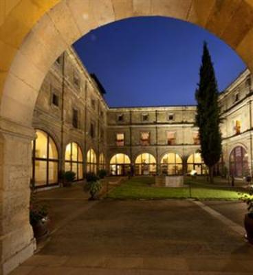 фото отеля Hotel Real Colegiata San Isidoro