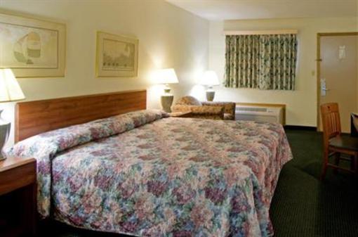фото отеля Americas Best Value Inn - Columbus North