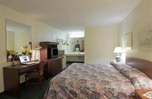 фото отеля Americas Best Value Inn - Columbus North