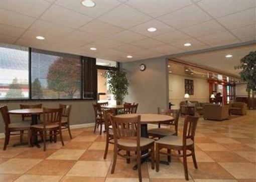 фото отеля Quality Inn & Suites Louisville Jeffersontown