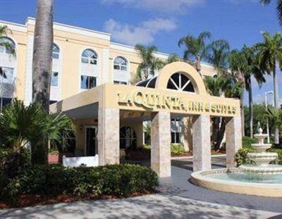 фото отеля La Quinta Inn & Suites Coral Springs University Dr