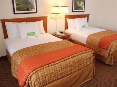 фото отеля La Quinta Inn & Suites Coral Springs University Dr