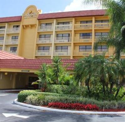 фото отеля La Quinta Inn & Suites Coral Springs University Dr