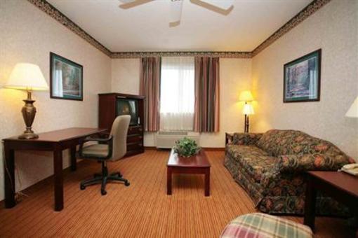 фото отеля BEST WESTERN Georgetown Corporate Center Hotel