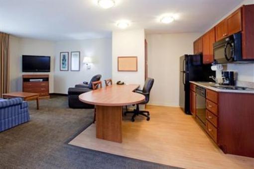 фото отеля Candlewood Suites Cheyenne