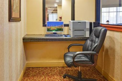 фото отеля Holiday Inn Columbus (Mississippi)