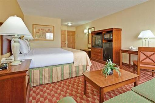 фото отеля Holiday Inn Columbus (Mississippi)