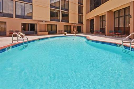 фото отеля Holiday Inn Columbus (Mississippi)