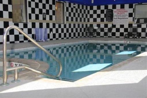 фото отеля Holiday Inn Express & Suites Lincoln Airport