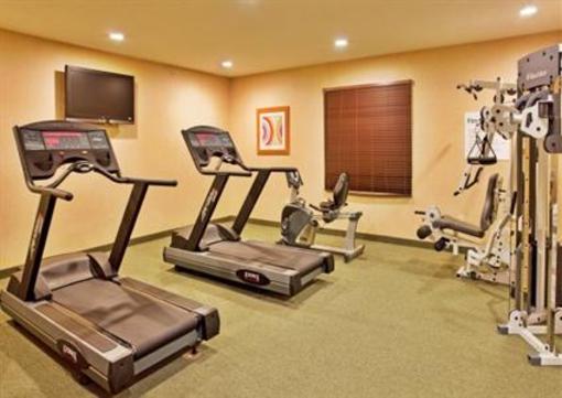 фото отеля Holiday Inn Express & Suites Lincoln Airport