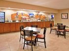 фото отеля Holiday Inn Express & Suites Lincoln Airport