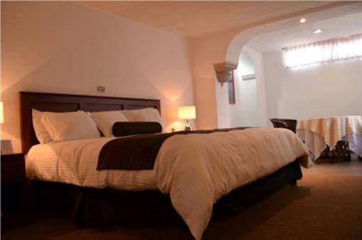 фото отеля Howard Johnson Calle Real Morelia