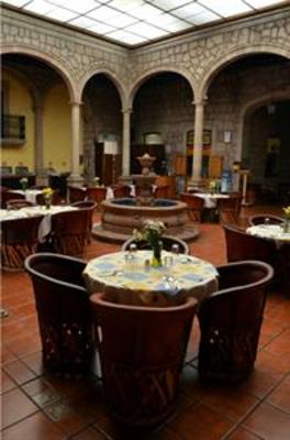 фото отеля Howard Johnson Calle Real Morelia