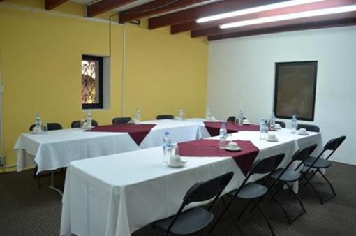фото отеля Howard Johnson Calle Real Morelia