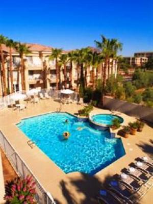 фото отеля Holiday Inn Express Hotel & Suites Scottsdale