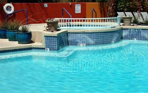 фото отеля Holiday Inn Express Hotel & Suites Scottsdale