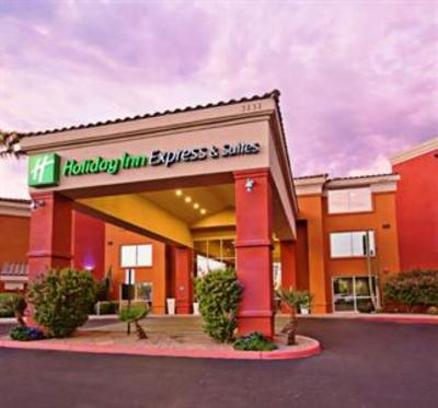 фото отеля Holiday Inn Express Hotel & Suites Scottsdale