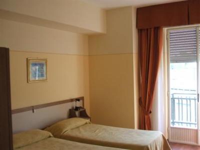 фото отеля Tirreno Hotel Lavagna