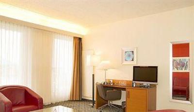 фото отеля Ramada La Palma au Lac