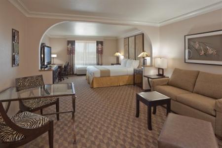 фото отеля Holiday Inn Express & Suites - McKinleyville