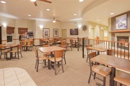 фото отеля Holiday Inn Express & Suites - McKinleyville