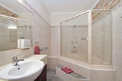 фото отеля Highlander Motor Inn