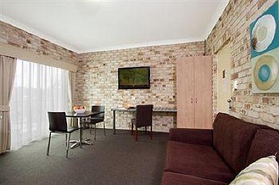 фото отеля Highlander Motor Inn