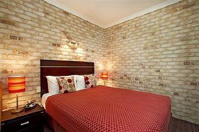 фото отеля Highlander Motor Inn