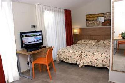 фото отеля Odissea Park Apartaments Santa Susanna