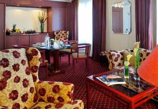 фото отеля Courtyard by Marriott Hamburg Airport